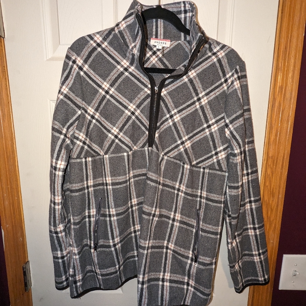 Andree Plaid Pullover Jacket